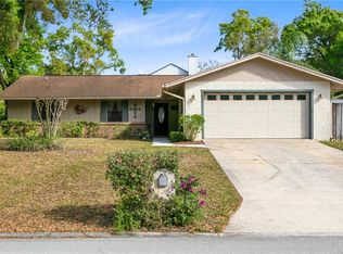 2033 Lake Francis Dr, Apopka, FL 32712