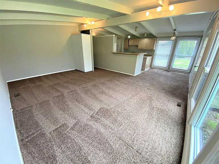 2443 Edgevale Rd — Photo 3