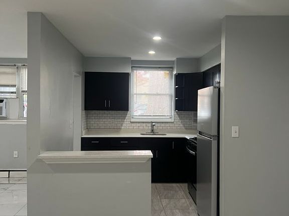 3rd image of 311 E Westfield Ave