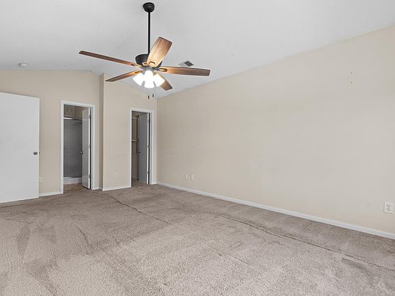 3rd image of 106 Rolling Knoll Dr
