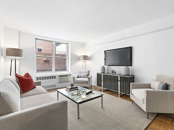 2nd image of 13 W 13th St APT 2AS