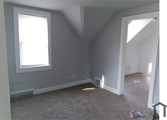 2 bed, 1100 sqft, $900 — Photo 2