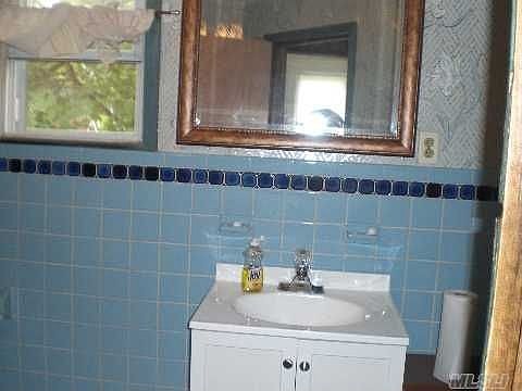 2nd image of 55 E 11th St