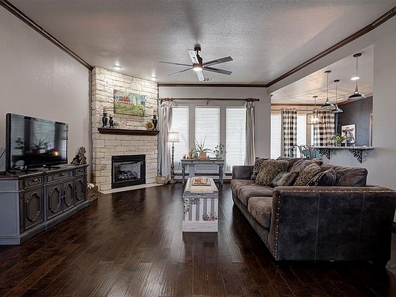4th image of 106 Southpointe Ave