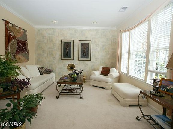 4th image of 13812 Custis Sq