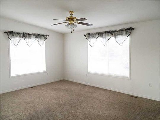 5th image of 1108 Horn St