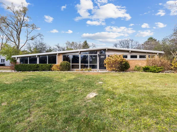 27870 Peppermill Rd, Farmington Hills, MI 48331