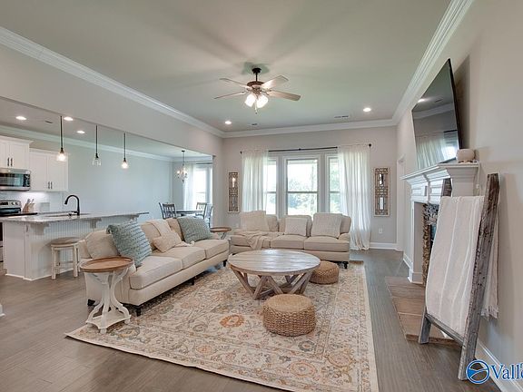 4th image of 102 Midpark Dr
