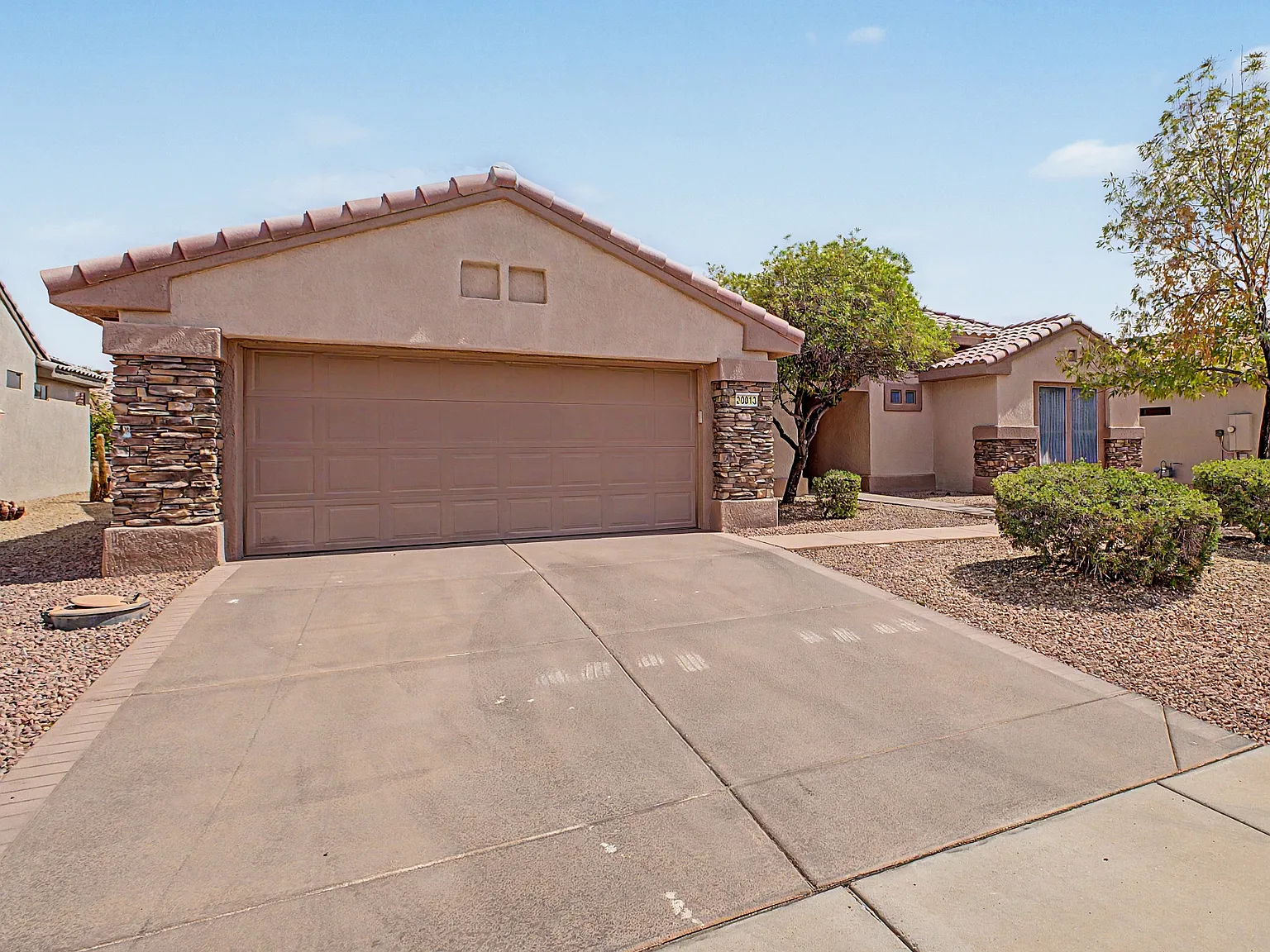 2 bed, 2035 sqft, $2,460 — Photo 2