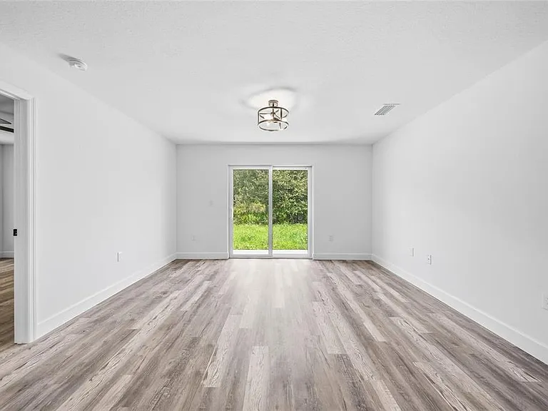 17180 Drayton Ln — Photo 15