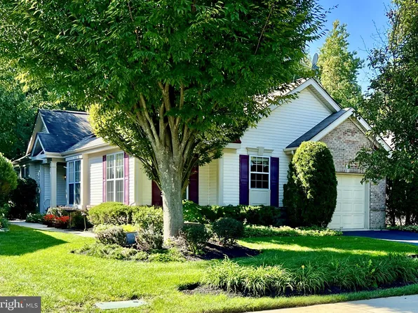 105 Devon Ln, Hainesport, NJ 08036