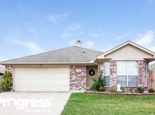 718 W Colony Dr, Arlington, TX 76001