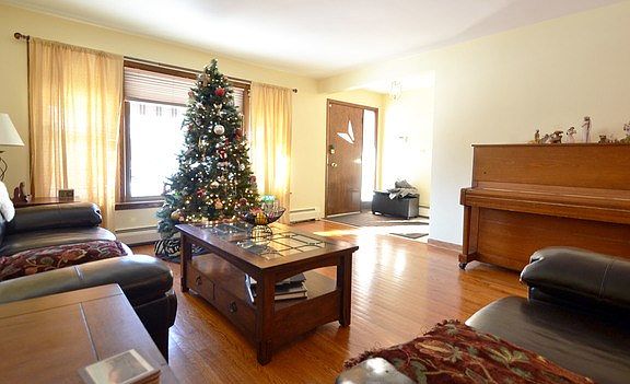 4th image of 9849 S Trumbull Ave
