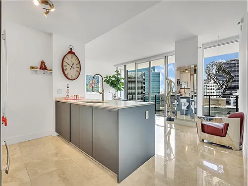 1300 Brickell Bay Dr #3900 Photo 1