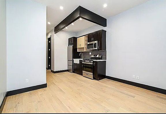 5th image of 202 Graham Ave #3A