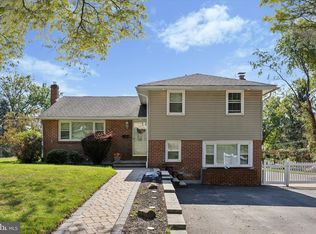 60 Boncouer Rd, Cheltenham, PA 19012