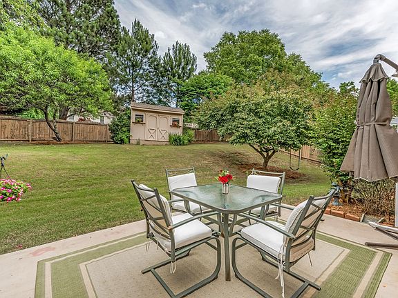 Large Patio & Fenced Yard