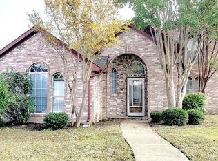 2112 Amber Spgs, Mesquite, TX 75181