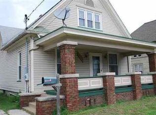 617 E Chestnut St, Canton, IL 61520