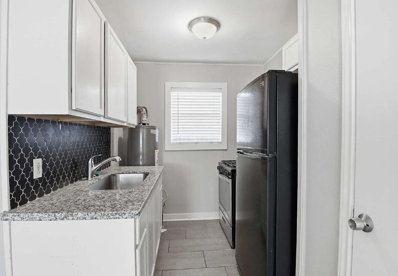 2 bed, 1.0 bath, 611 sqft, $850 — Photo 3