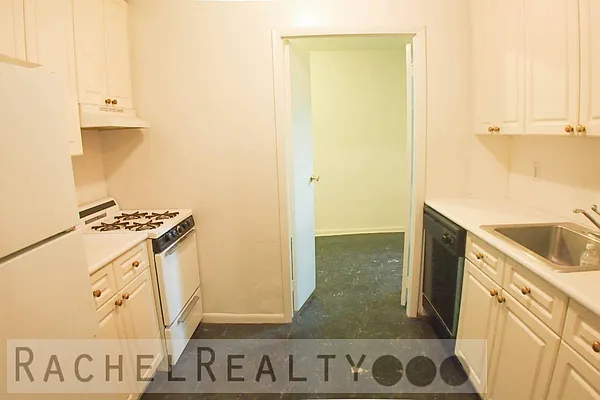 Rented by Rachel Realty | media 2