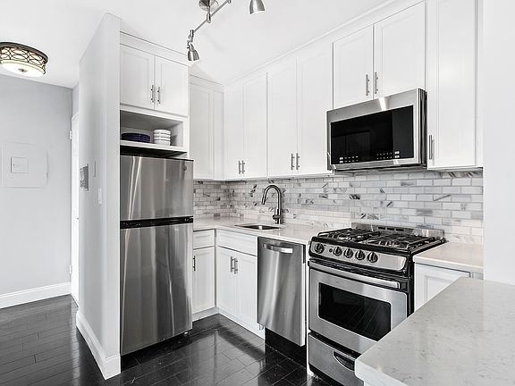 3rd image of 353 E 72nd St APT 35C