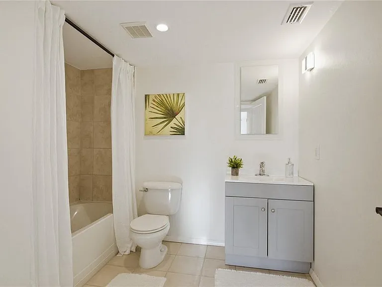 701 S Madison Ave #420 — Photo 18