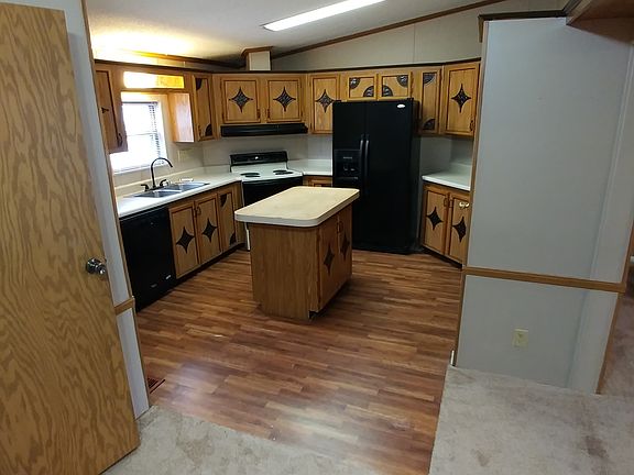 5th image of 77 Berry Ln
