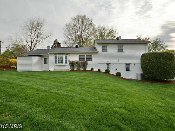 4th image of 5809 Helmsdale Ln