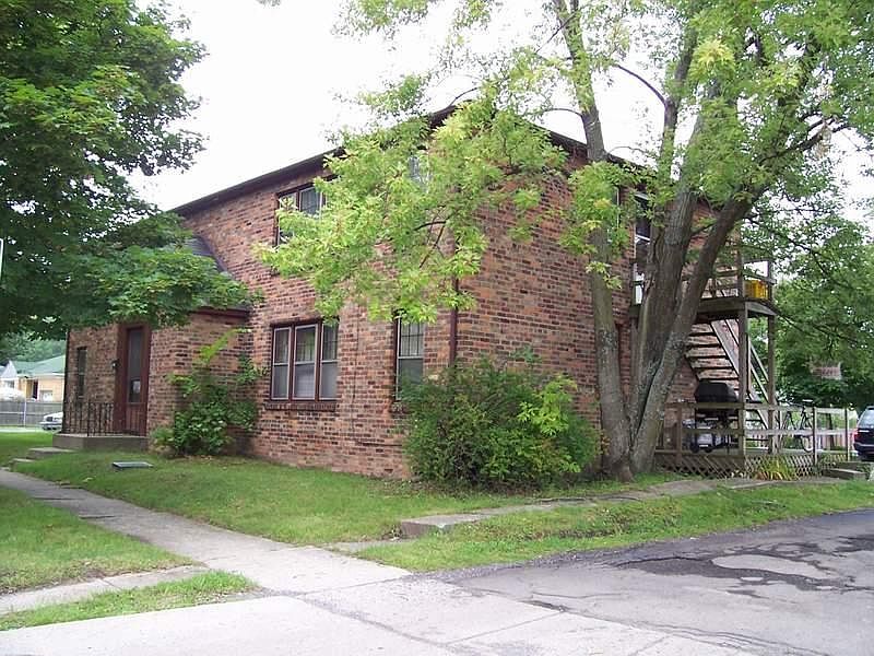 1st image of 15 Bernhardt Dr