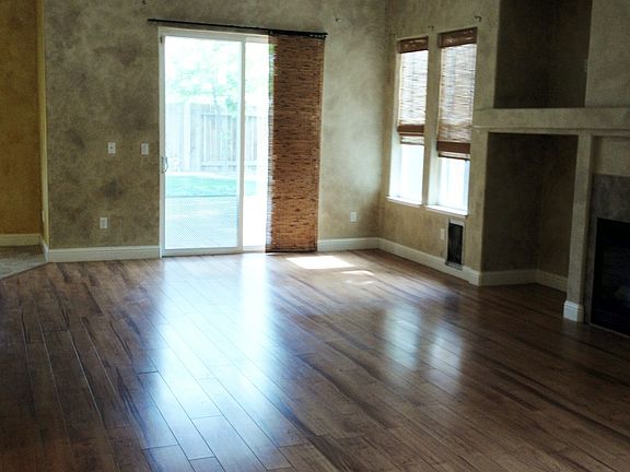 4th image of 1055 Brierwood Ln
