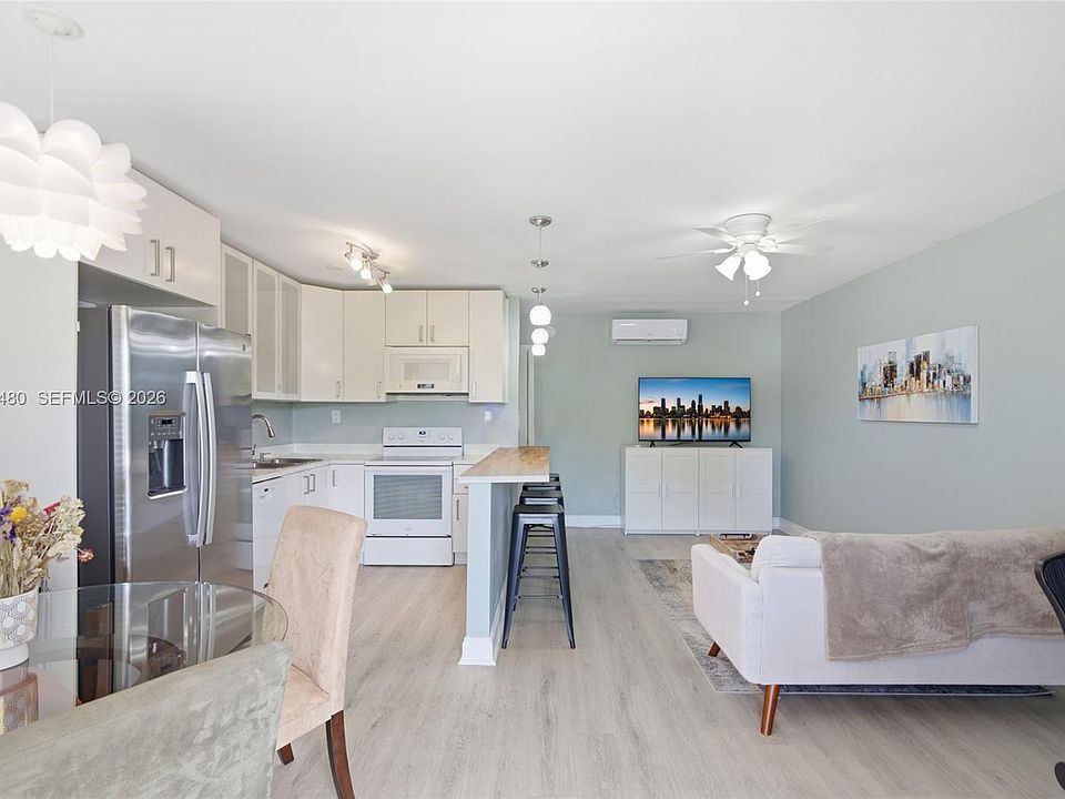 1st image of 2716 NE 30th Pl #207C