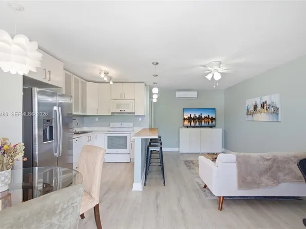 2716 NE 30th Pl #207C, Fort Lauderdale, FL 33306