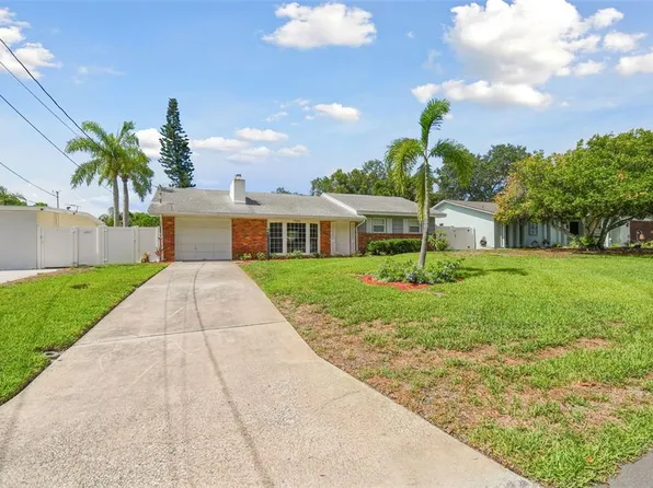 14668 Brewster Dr, Largo, FL 33774