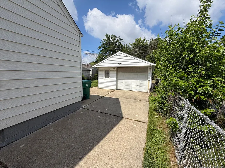 22829 Normandy Ave — Photo 5