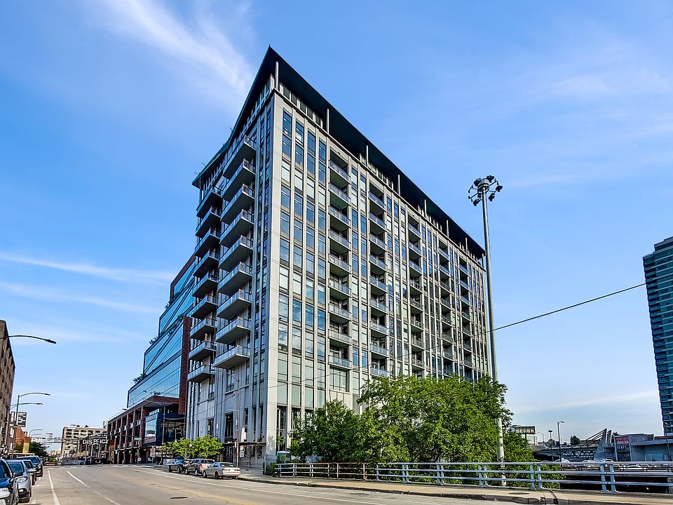 1st image of 740 W Fulton St APT 1208