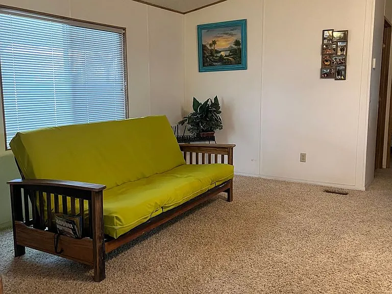 807 Stahlman Dr — Photo 4
