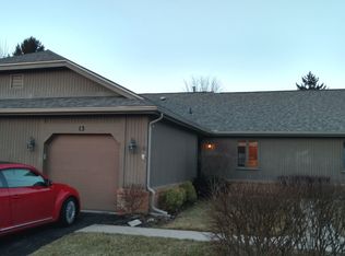 13 Meadowpond Dr, Perrysburg, OH 43551