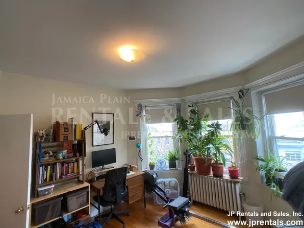 590 Centre St, Jamaica Plain, MA