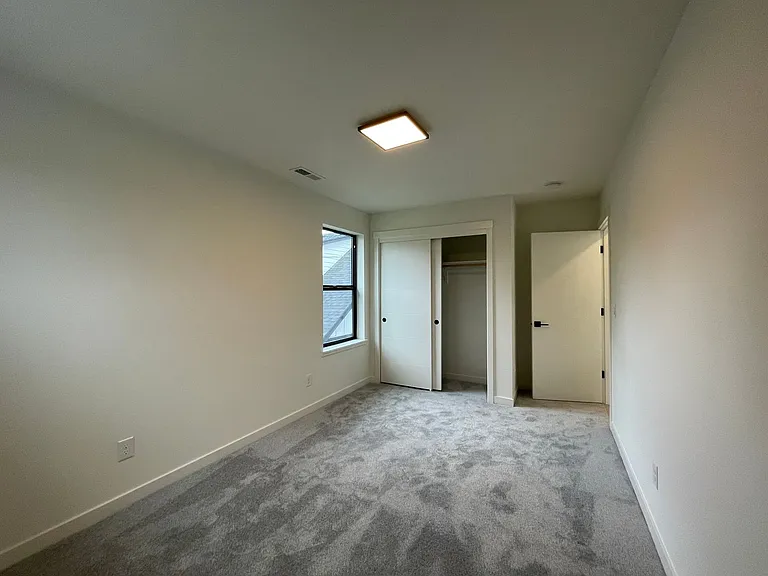 8191 N Haven Ave — Photo 28