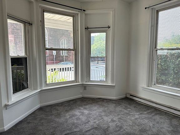 4th image of 1306 Vernon St APT A