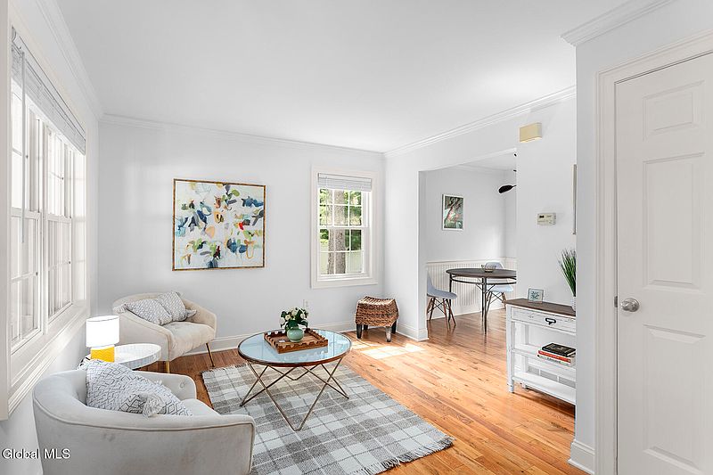 2nd image of 11 Cottage Street APT 6