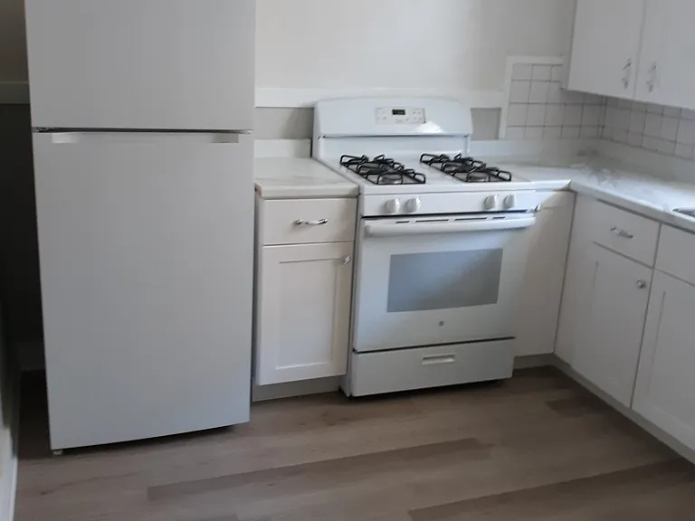 100 Enola Ave #2 — Photo 2