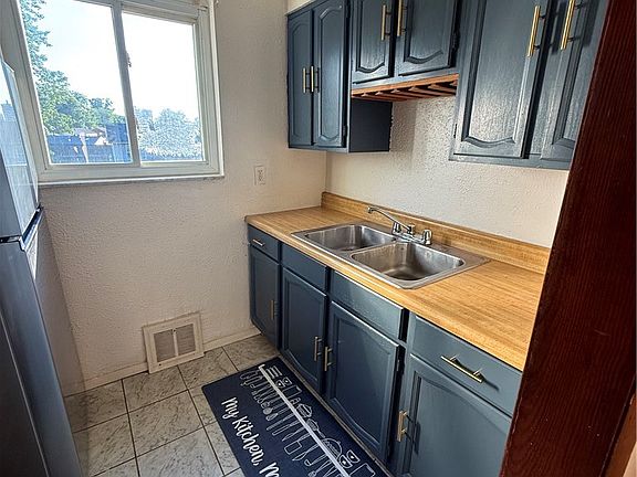 5th image of 119 McMasters Dr