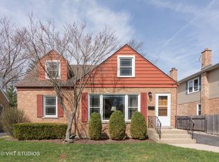 212 N Maple St, Mount Prospect, IL 60056