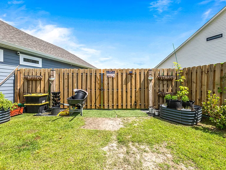 98 Springdale Dr — Photo 30