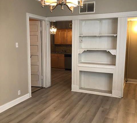 3rd image of 2917 N Whipple St