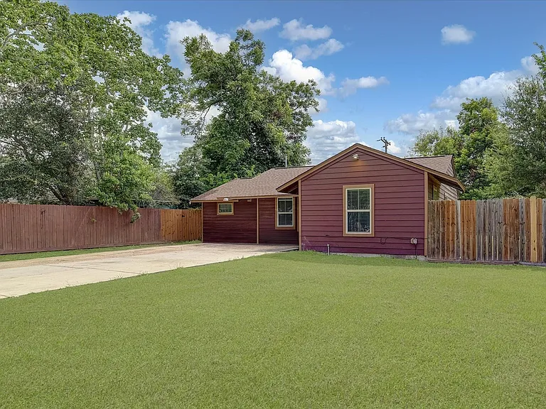 8159 Glenhollow Dr — Photo 3