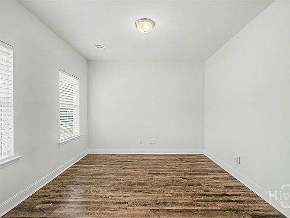 5th image of 37 Watergrass Way
