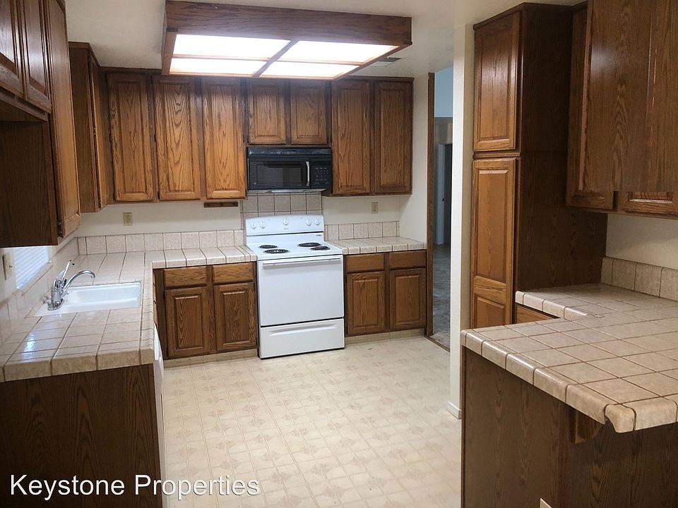 2nd image of 1900 Wann Ct